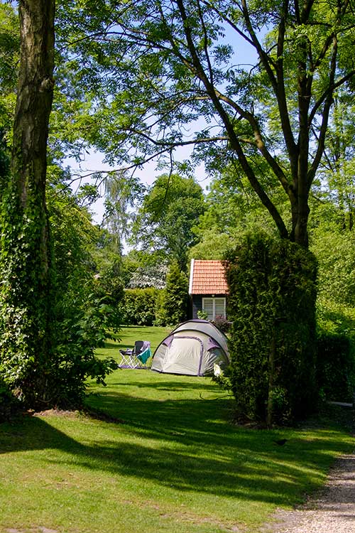 Trekkerstent op camping in Twente